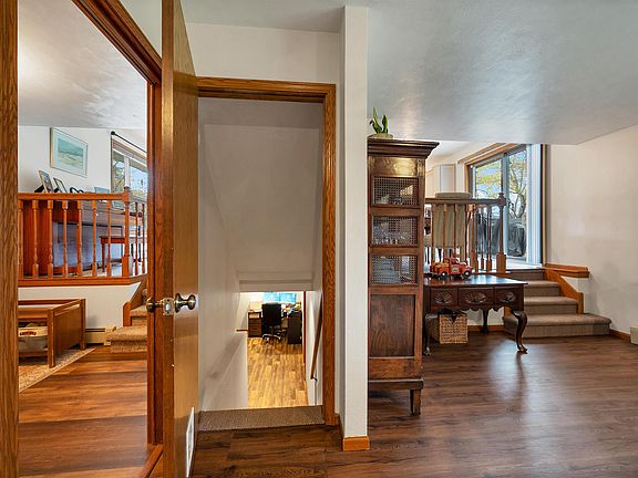 5th image of 2930 Devroy Ln