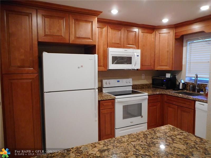 2nd image of 3100 W Rolling Hills Cir APT 107