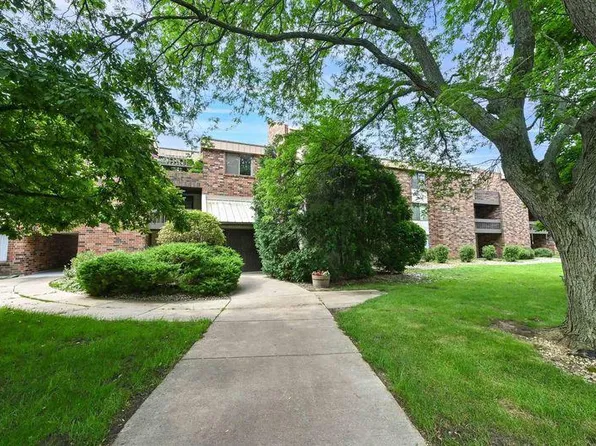 2350 West Good Hope ROAD #154, Glendale, WI 53209