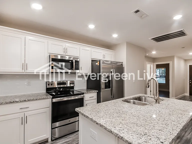 605 E Osage Trce — Photo 9