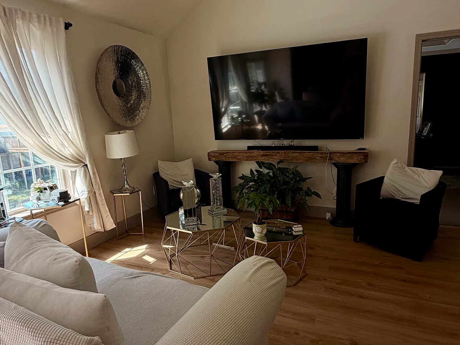 5 bed, 1979 sqft, $2,695 — Photo 3