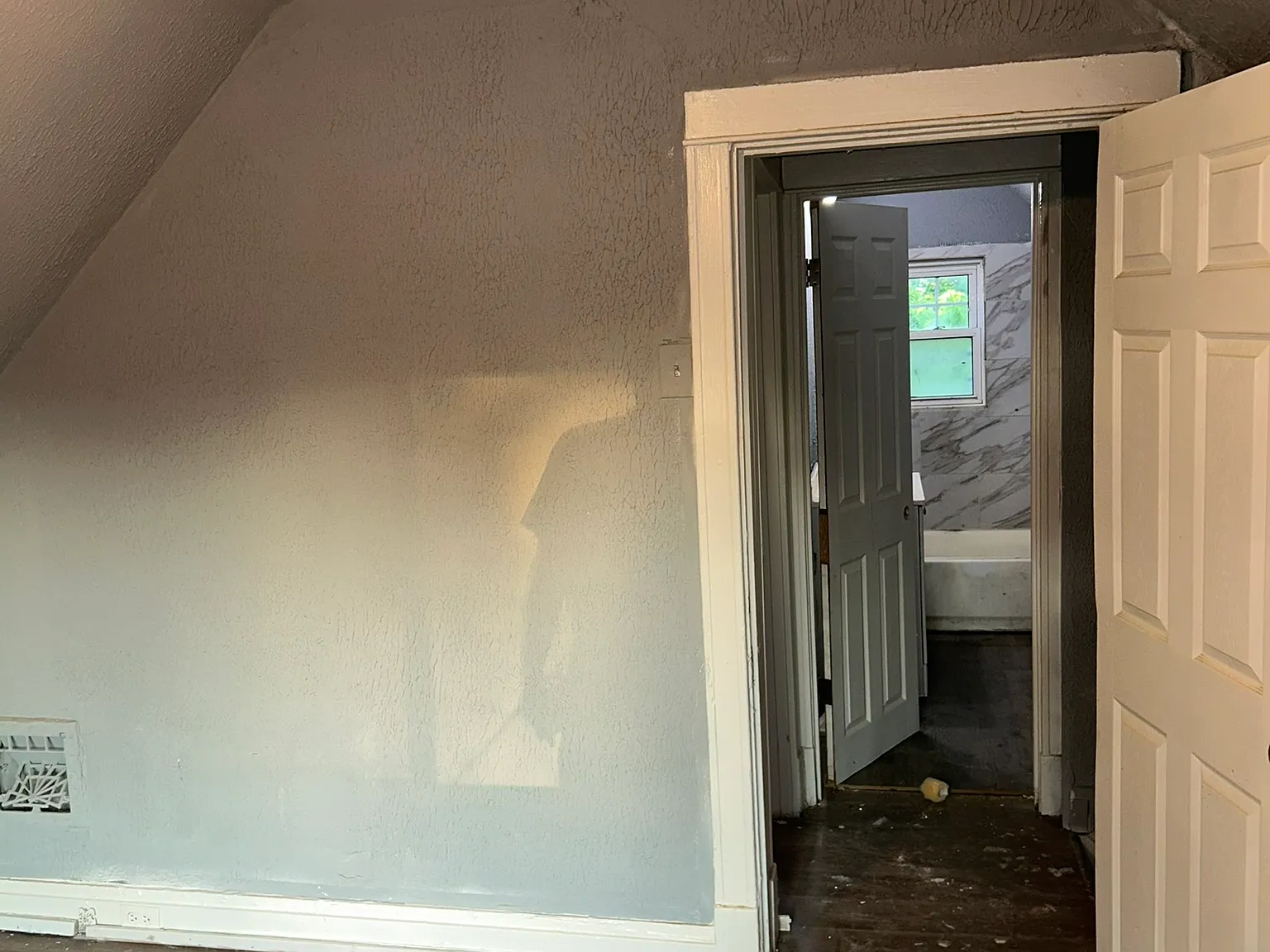 4 bed, 760 sqft, $980 — Photo 3