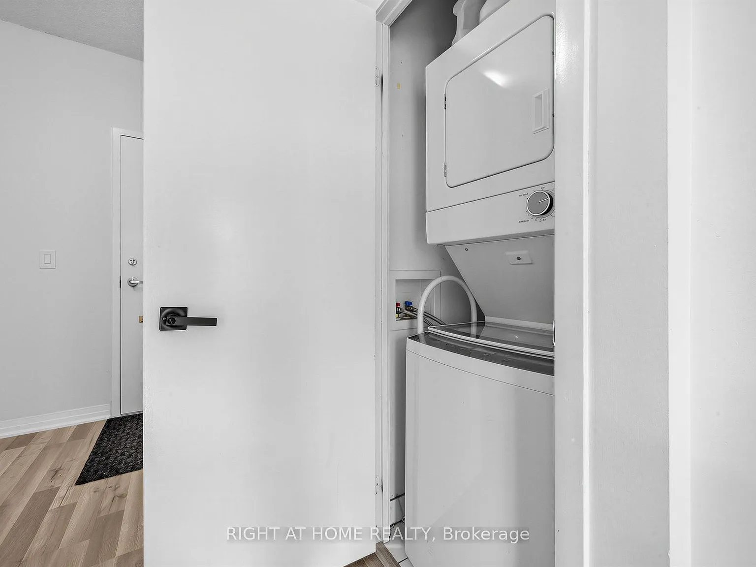 2 bed, $2,600 — Photo 3