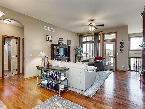 4th image of 2515 N Fairway Cir