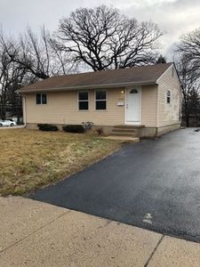 2135 Delaware Rd, Waukegan, IL, 60087