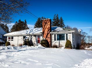 168 Broad St, Lunenburg, NS B0J 2C0