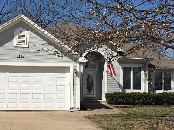 1301 Shamrock Ct, Warrensburg, MO 64093