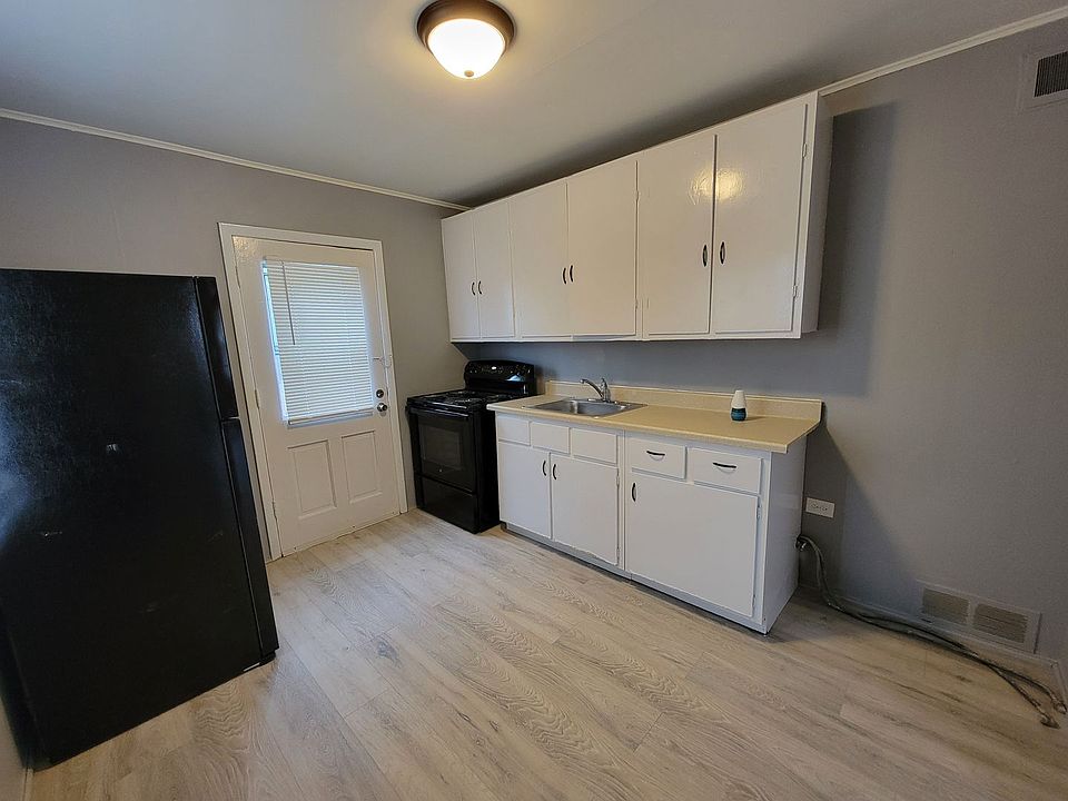 38063808 Rock St Apartments Manitowoc, WI Zillow