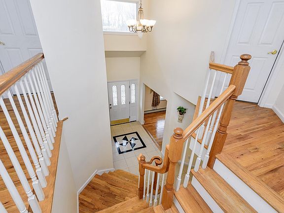 3rd image of 11 Neulist Ave