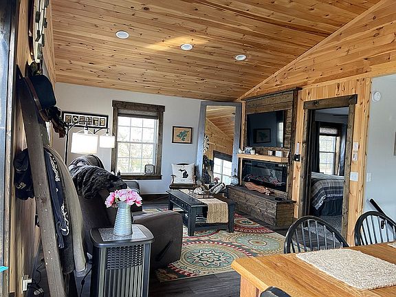 Upper living area 