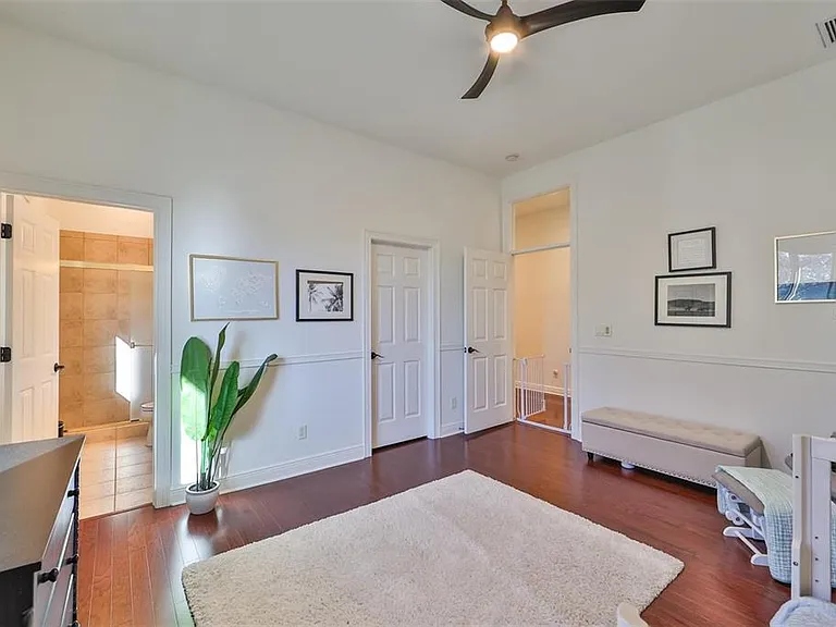 602 Saxony Blvd — Photo 25