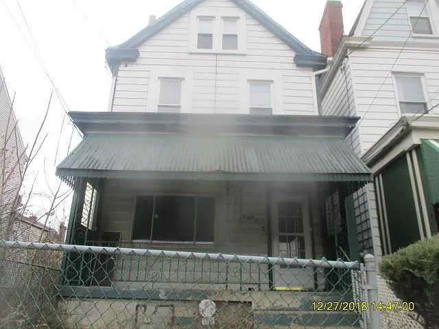 7026 Upland St photo 1