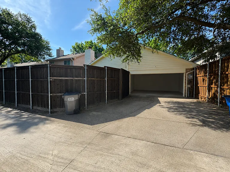 649 Albrook Dr — Photo 18
