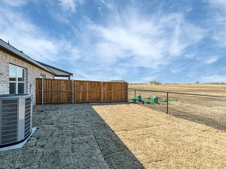 4011 Lecroy Ct — Photo 30