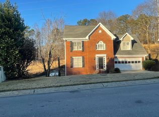 3376 Woodlaurel Dr, Snellville, GA