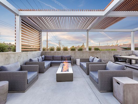 2nd image of 4247 N Eagle Rock Blvd #406