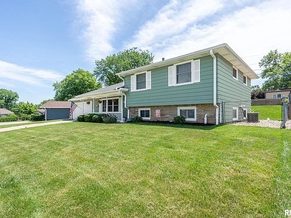 3rd image of 1523 Broadview Dr