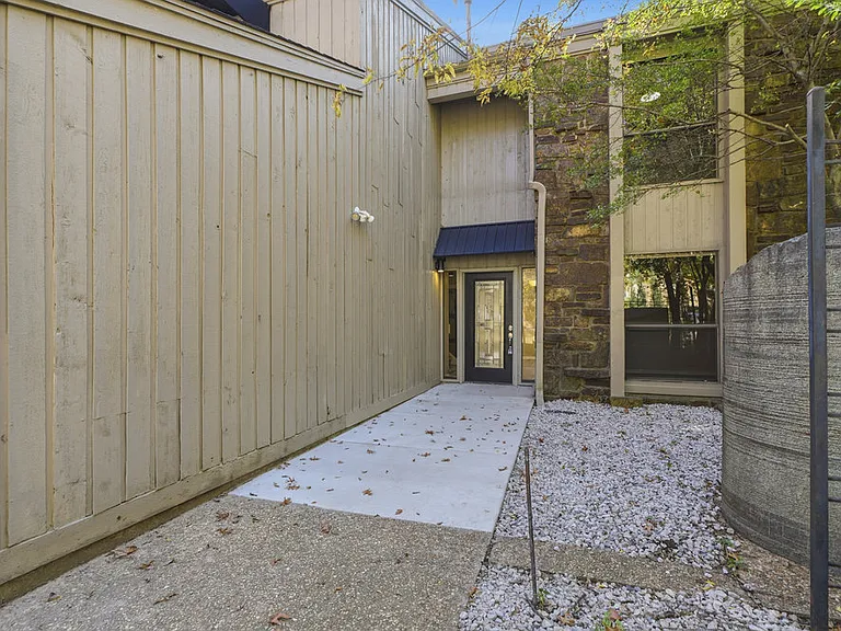3310 E 68th Pl #4 — Photo 9