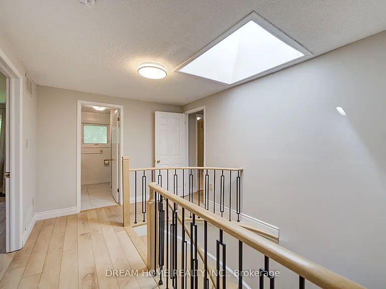 25 Yongehurst Rd — Photo 16