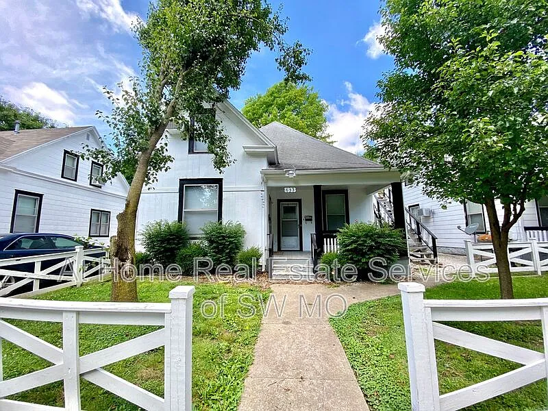 653 S Main Ave #1
