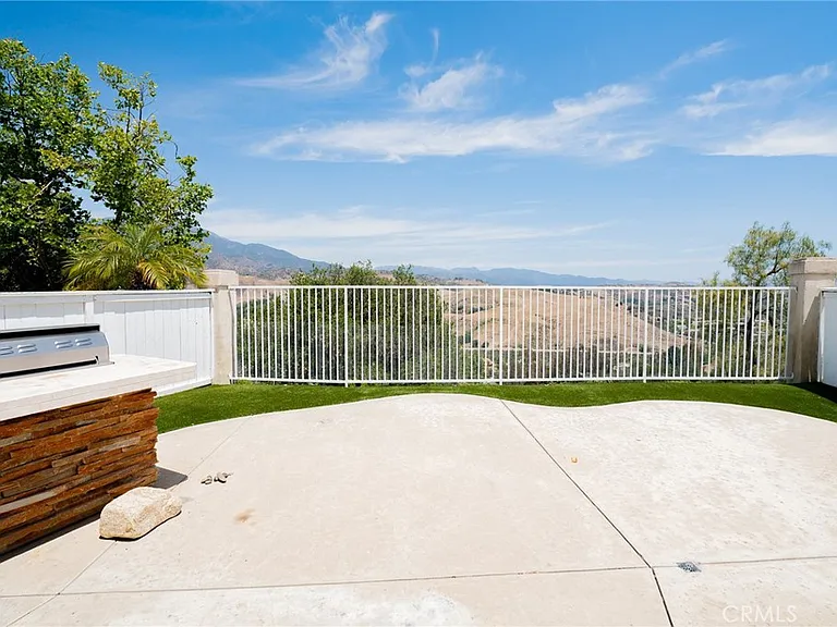 19436 Highridge Way — Photo 12