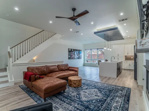 321 College Ave, Fort Worth, TX 76104