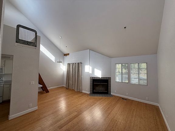 3rd image of 1039 Southwood Dr APT F