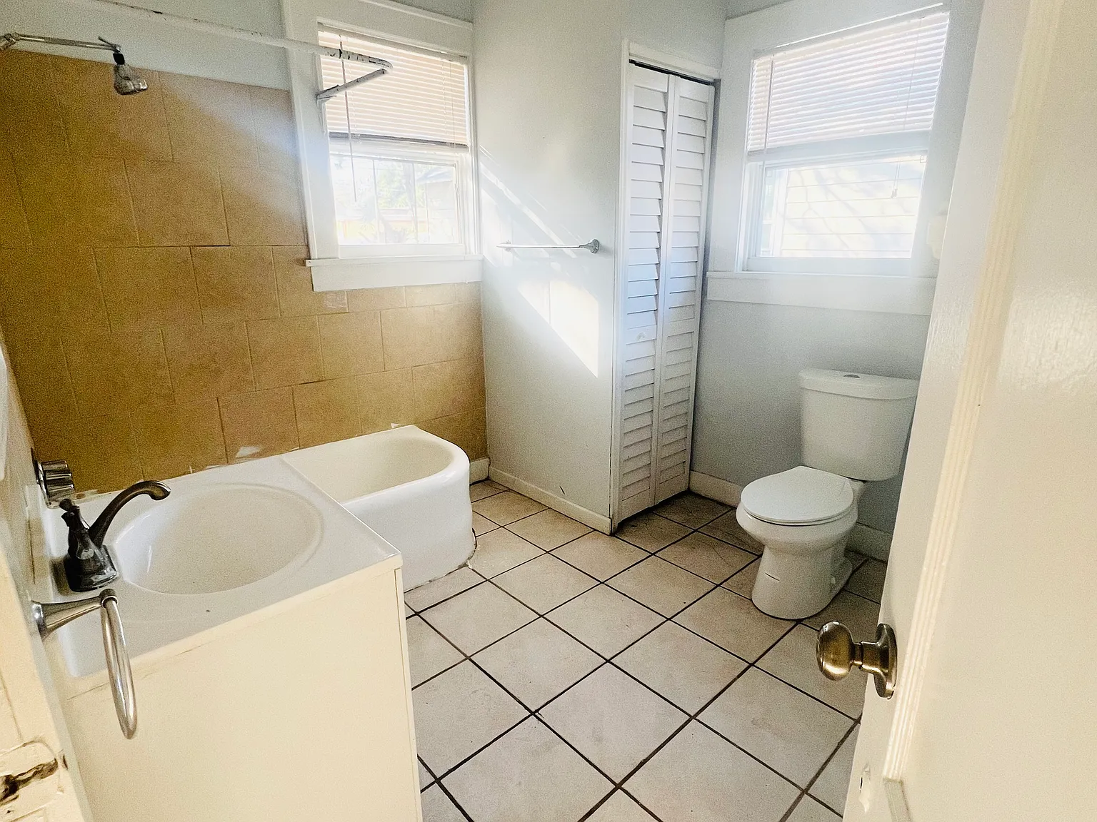 2 bed, 750 sqft, $1,700 — Photo 4