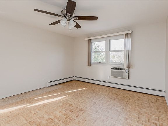 5th image of 48 Eastover Dr