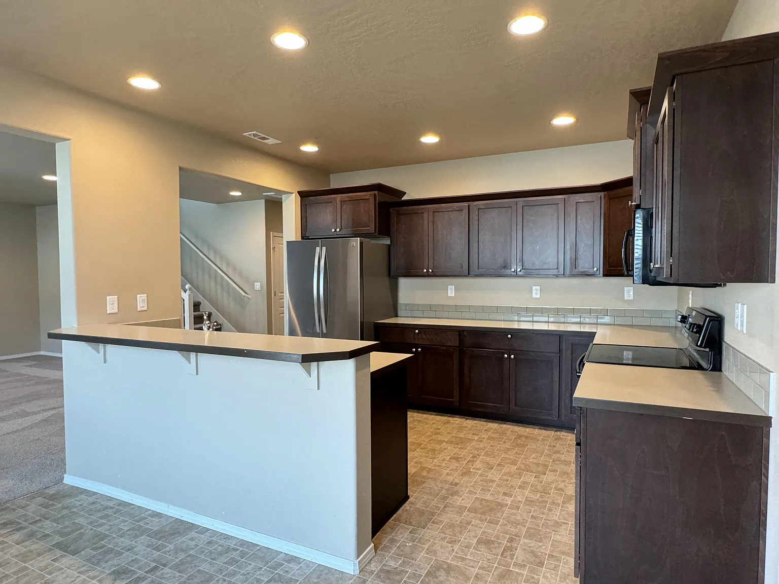 4 bed, 2968 sqft, $3,195 — Photo 3