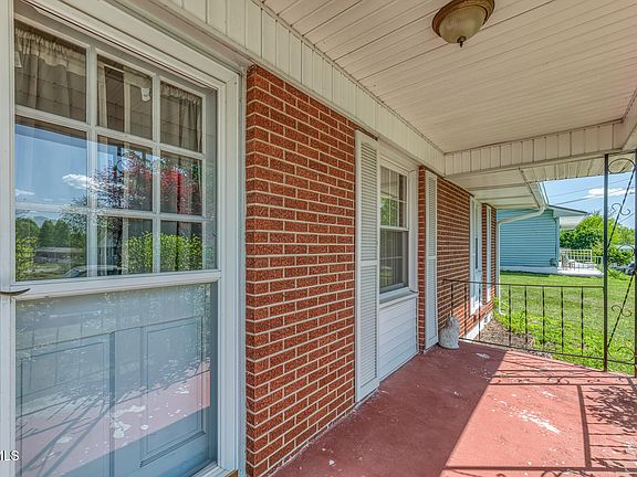 4th image of 171 Reedy St