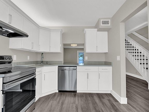 3rd image of 234 Foxtail Drive #E
