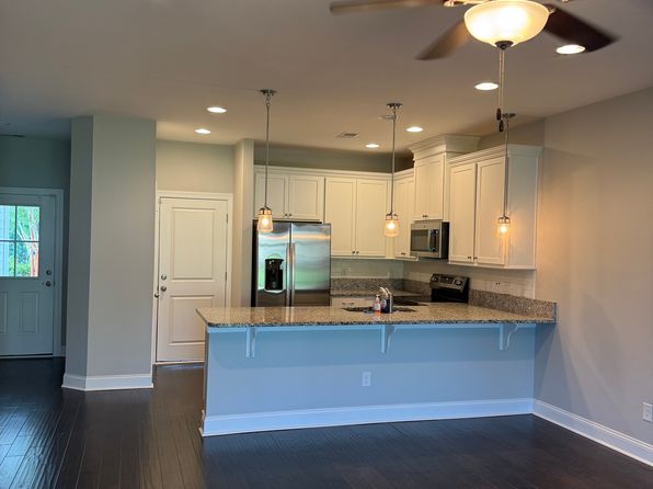 244 Lake Lily Dr