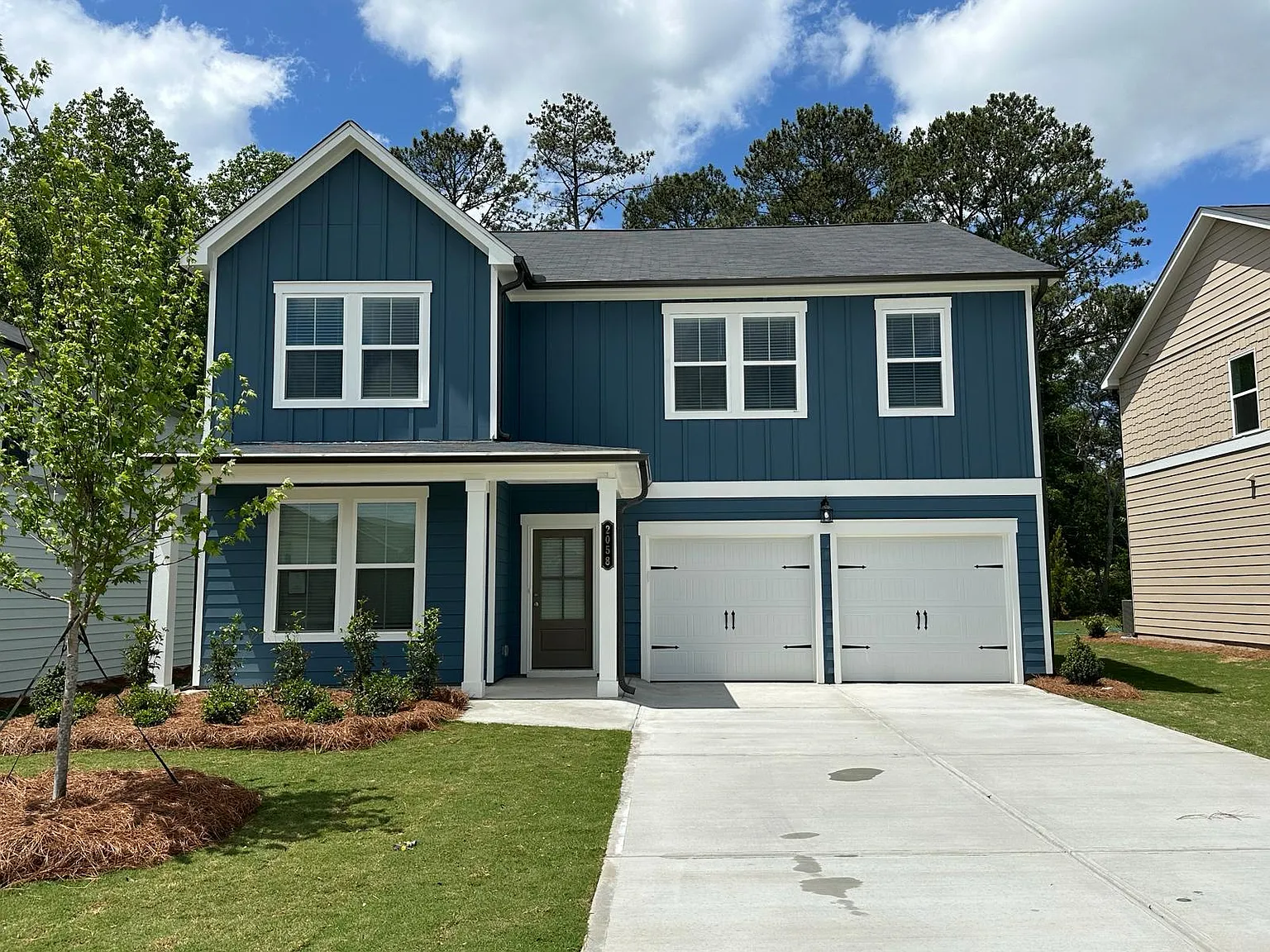 2058 Boxwood Cir — Photo 1