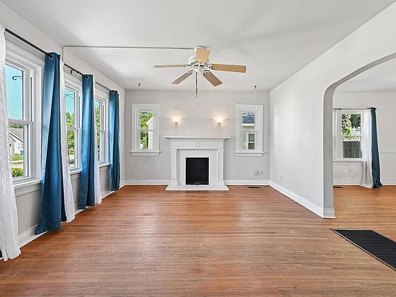 3rd image of 1719 S Gary Pl