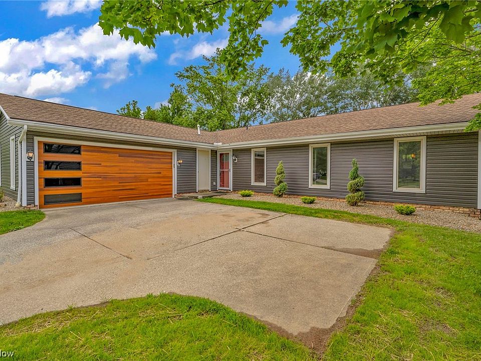 1st image of 986 Sugarmaple Ln