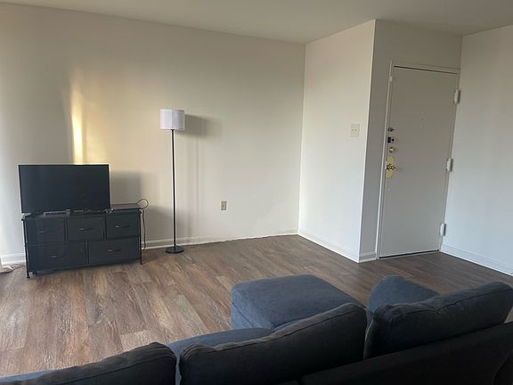 2nd image of 740 Quince Orchard Blvd APT T1