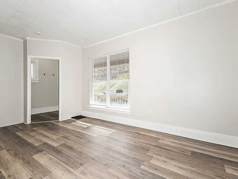 1181751_018_living_room_13625842.jpg