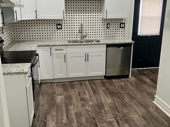 4th image of 3019 E 20th St