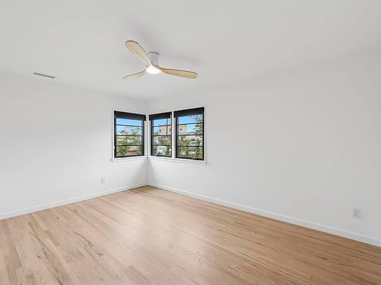 1061 Buena Vista Way — Photo 26