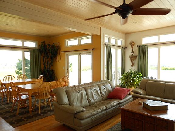 Direct Oceanfront Home on Croatan Beach