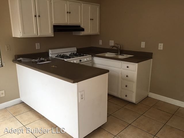 2nd image of 3469 Lime St APT B