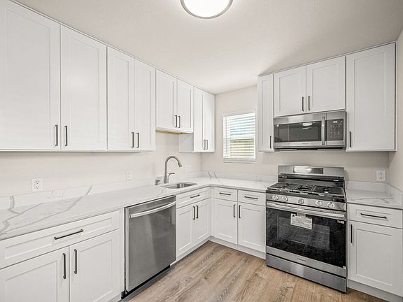 3rd image of 101 Fennel Dr