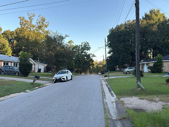 5th image of 608 Masterson Ave