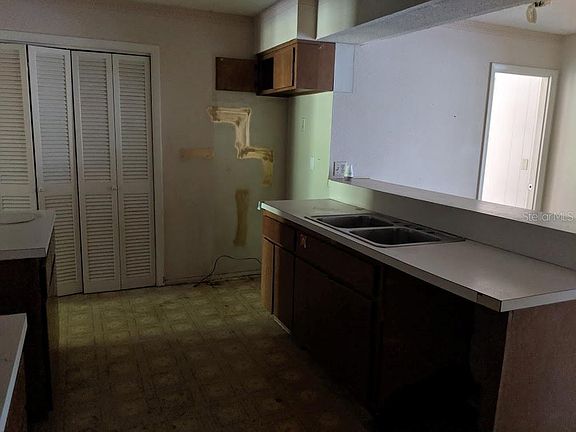 4th image of 4343 S Shade Ave