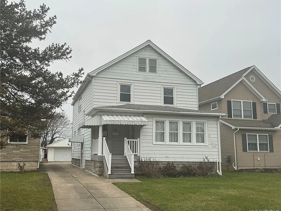 524 University Ave