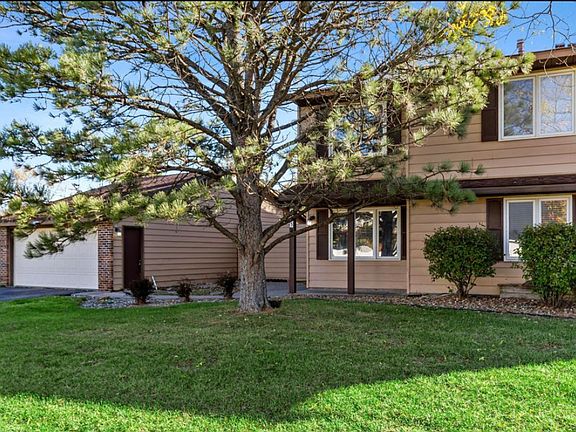 2nd image of 2475 Wimbledon Dr
