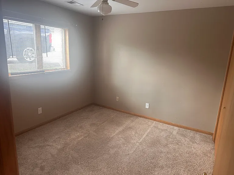315 Ash Ct — Photo 3