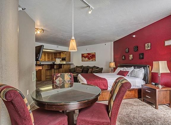 5th image of 1485 Empire Ave #308