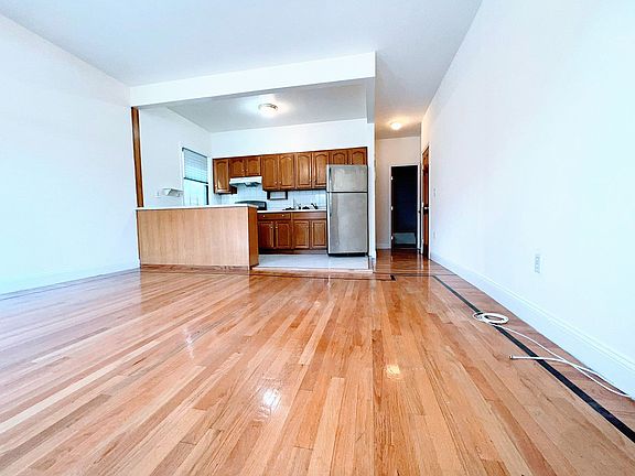 3rd image of 3315 28th Ave APT 1
